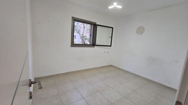 האמהות 22, סביוני נצר סירני