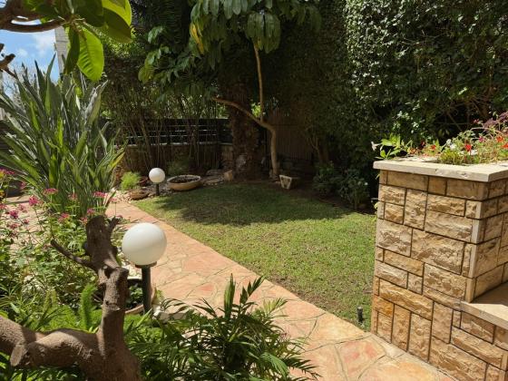 בשכונת קרית יערים