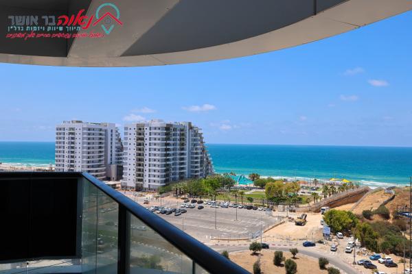 הפריגטה, רובע העסקים