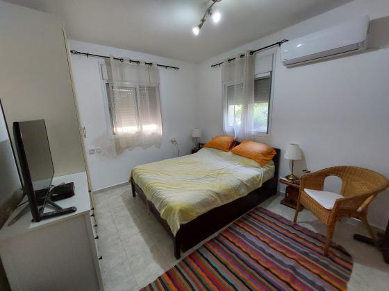 תלתן 29, הפרחים (מירומי)