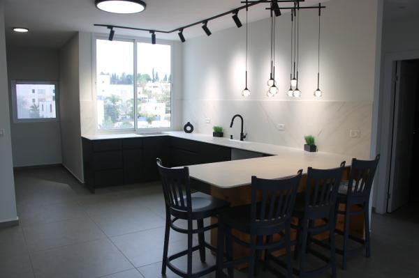 סוקולוב 82, אלון