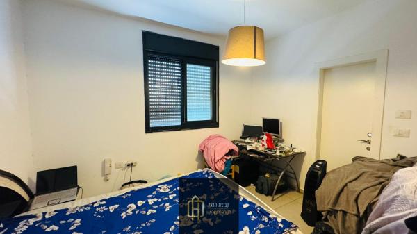 משה לוי 2, נאות שמיר