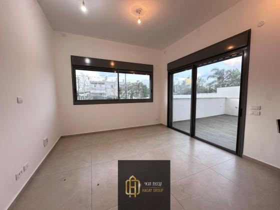 אסירי ציון 7, קרית שלום