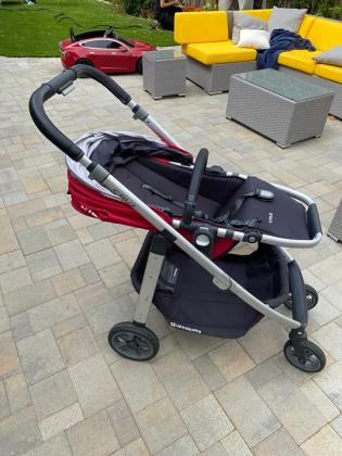 עגלת Uppababy Cruz V2 ומושב