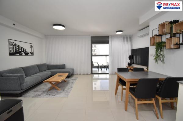 דוד דנינו 5, הפרחים