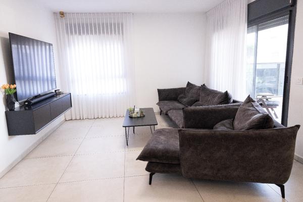 חרמון 15, בית בפארק