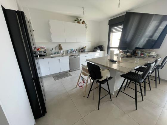 רננים 4, שיכון ותיקים