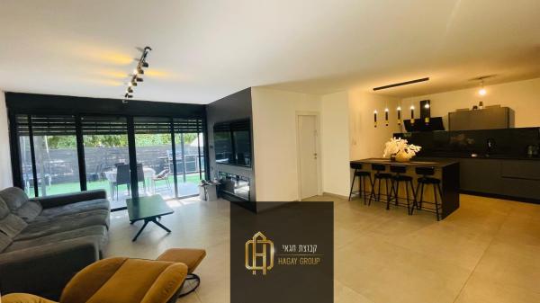 התבור 7, סביוני הפארק