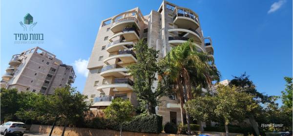 זאב ליבר 3, קרית השרון