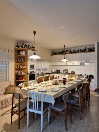 אדם בקרמן 7, השומר