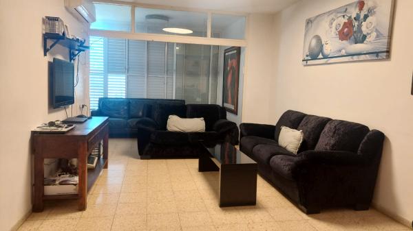 דוד חיון 4, מרכז העיר