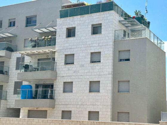 הגל 10, מתחם החותרים