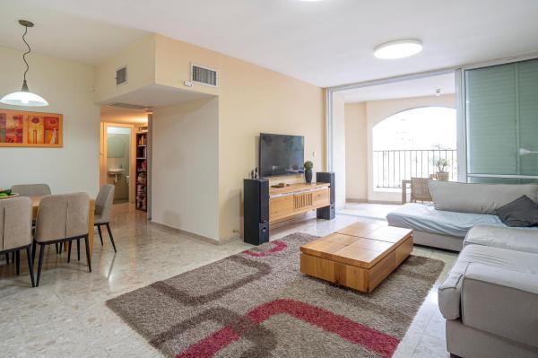 אסף הרופא 3, הדר