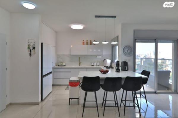 דפנה 24, מרכז העיר