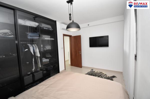 דוד דנינו 5, הפרחים