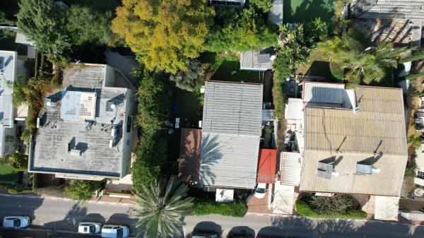 בשכונת רמת חן