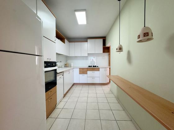 מעלות 11, נאות יהודית