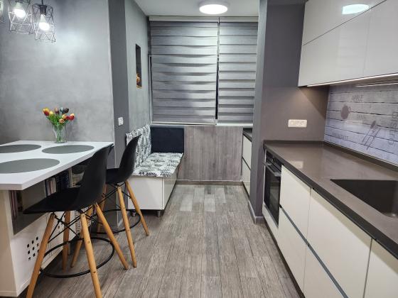 צמרות 4, גני אביב