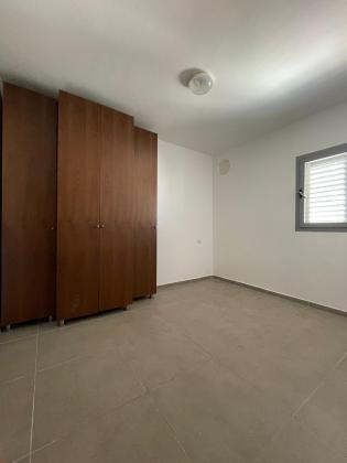 רוגוזין 27, רובע ד