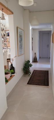 החסידה 17, גילה