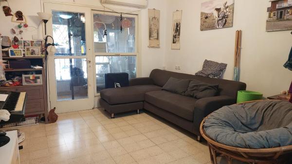 הגפן 49, עבאס