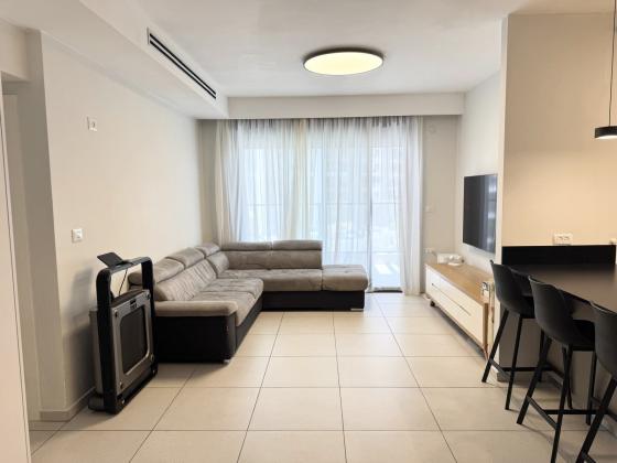 משה לוי 2, נאות שמיר