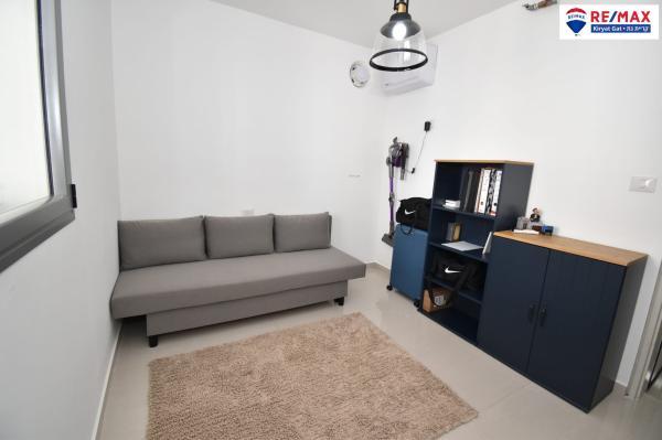 דוד דנינו 5, הפרחים