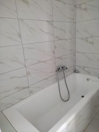 בשכונת השחר