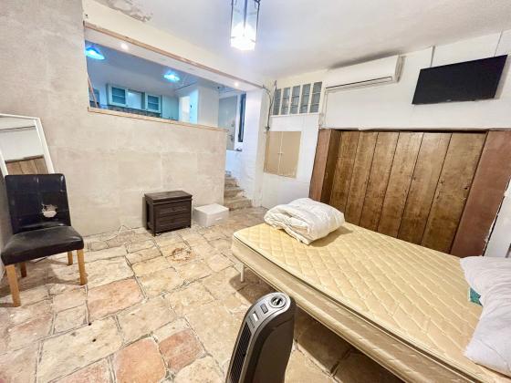 בשכונת נחלאות