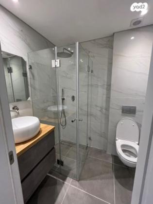 מאיר שחם 5, מרכז העיר