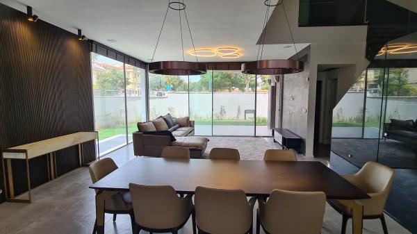 בשכונת מקוב