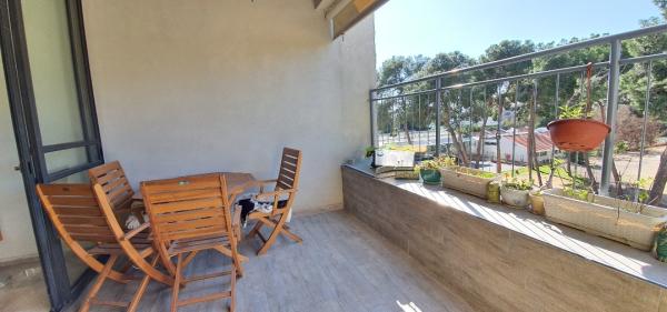 בשכונת פרחים;דגניה