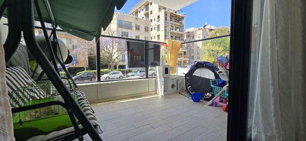 היבנר 14, כפר גנים א