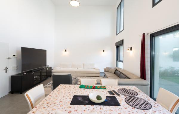 שלום רוזנפלד 3, גליל ים החדשה