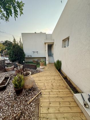 ברנר 1, נוה אמירים