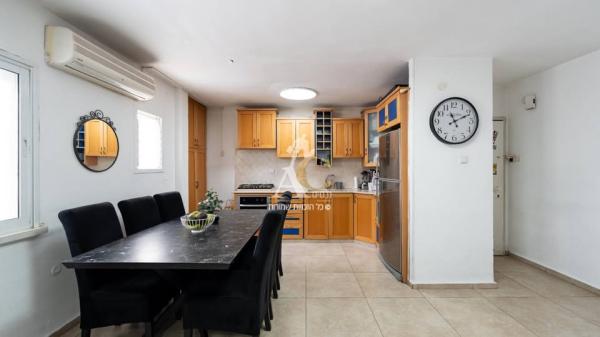 בשכונת התקווה