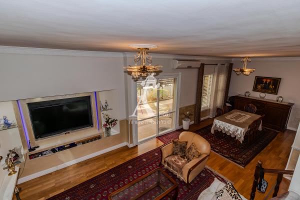 בשכונת כפר שלם