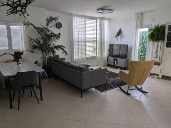 דונש 3, נווה רם