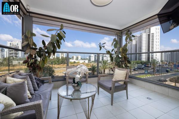 האלונים, פארק המושבה