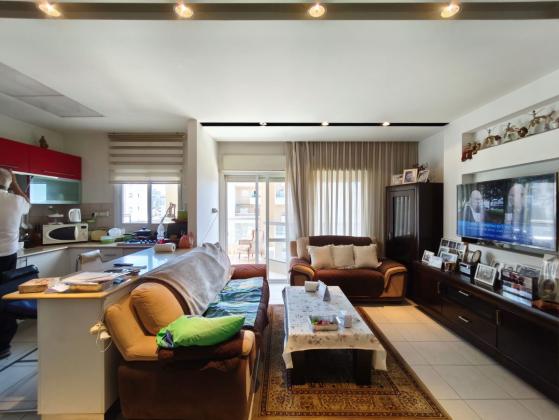 הצופים 1, נעורים