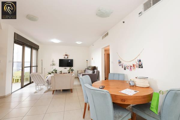 ארזי הלבנון 22, עין הים