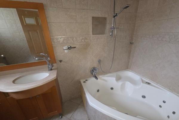 נחל בשור 64, שיכון א'