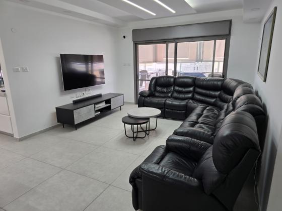 אשכולית 4, רמות ב'