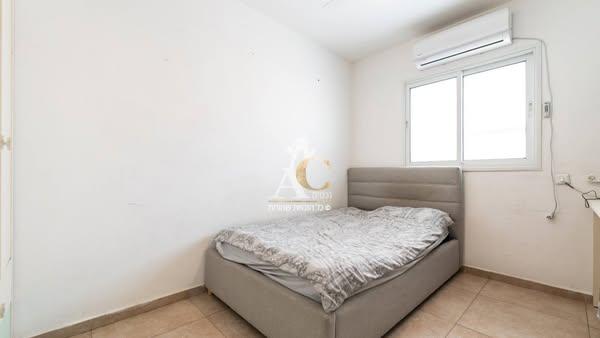 בשכונת התקווה