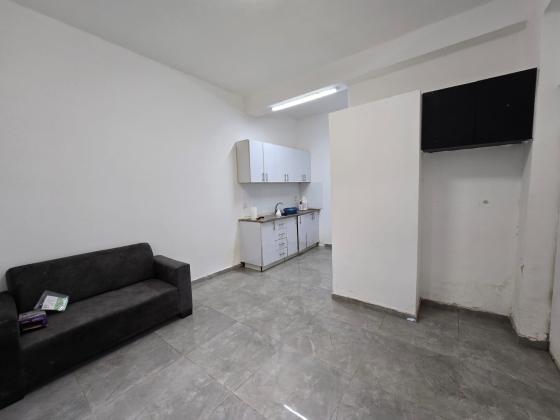 ארלוזורוב 75, הדר עליון