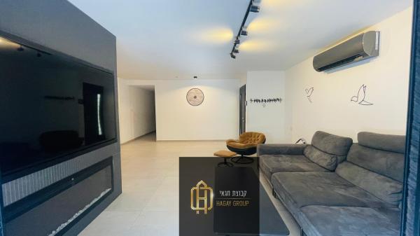 התבור 7, סביוני הפארק