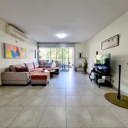 סמטת אביבים 6, שיכון מזרחי