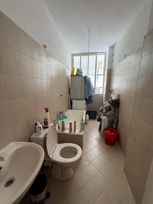 ברויאר 18, שכון ה'