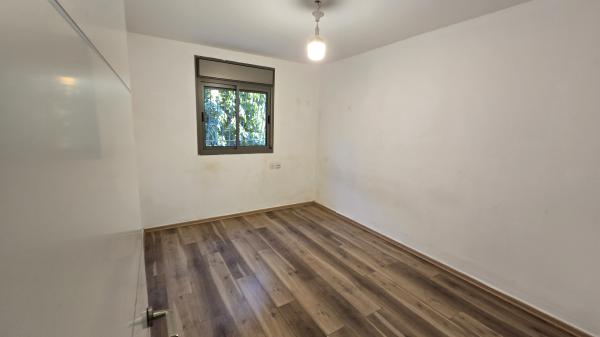 האמהות 22, סביוני נצר סירני