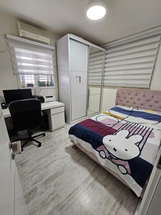 השלושה 5, קריית חזני